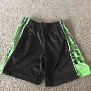 Everlast shorts